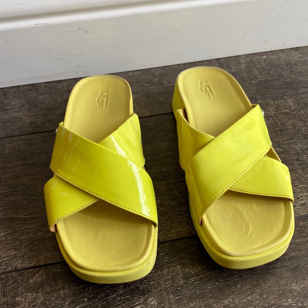 UGG Emily Sandal